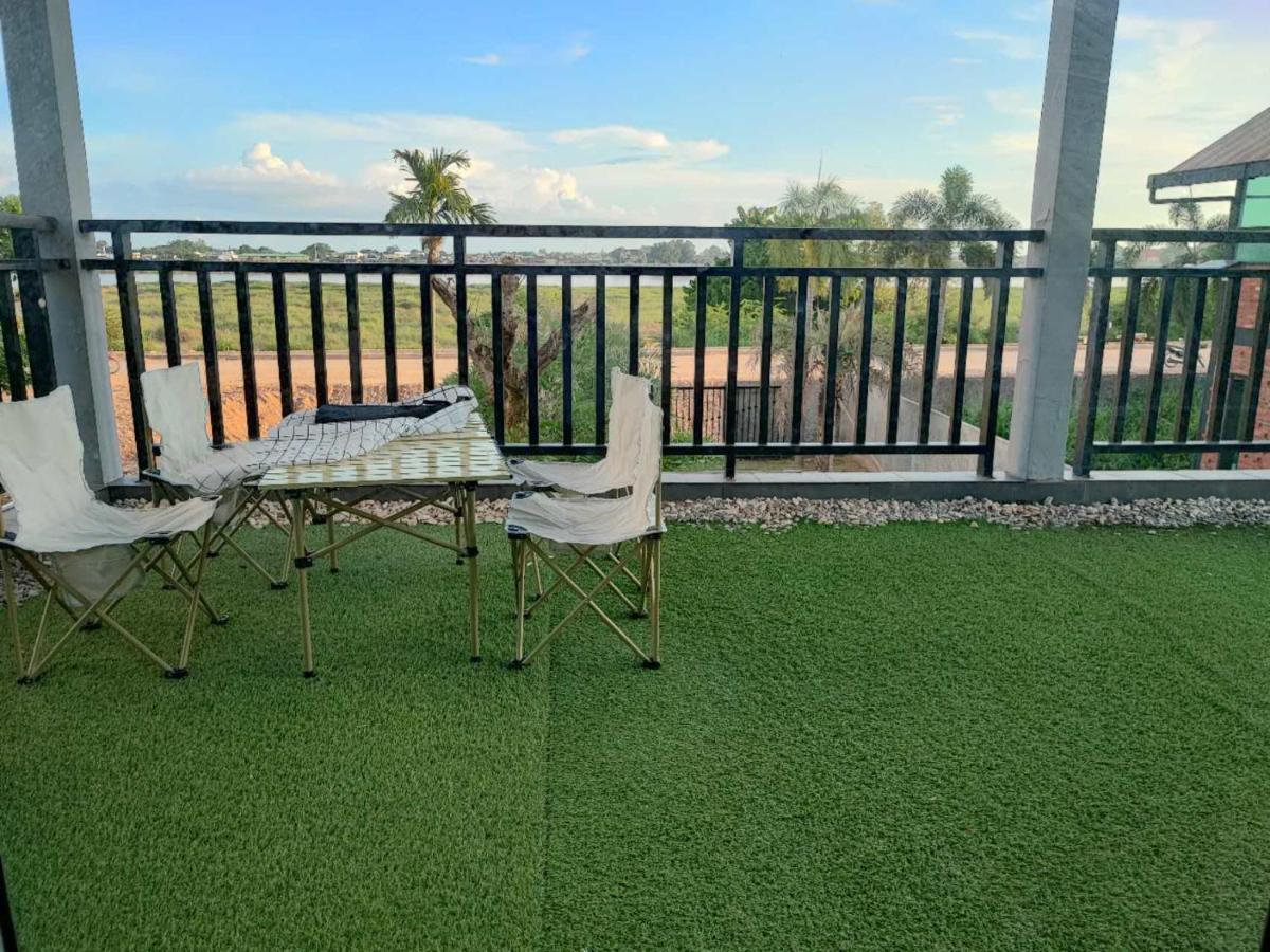 לינה וארוחת בוקר ויינטיאן Jenny Airport Lounge מראה חיצוני תמונה